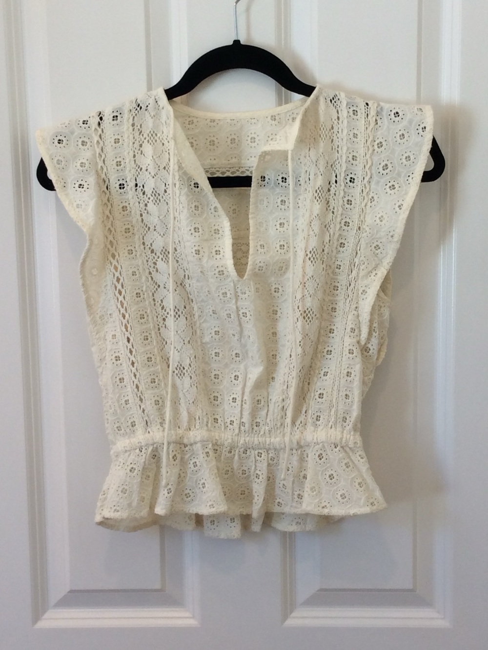 Abercrombie & Fitch Ivory Lace Eyelet Ruffle Blouse - XXS - Picture 8 of 10